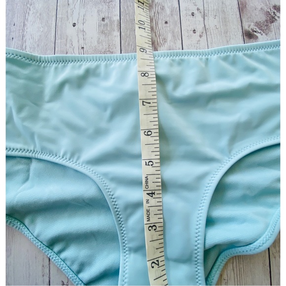 🔆 Roxy Fitness SD Shorty Bikini Bottom - Picture 8 of 11